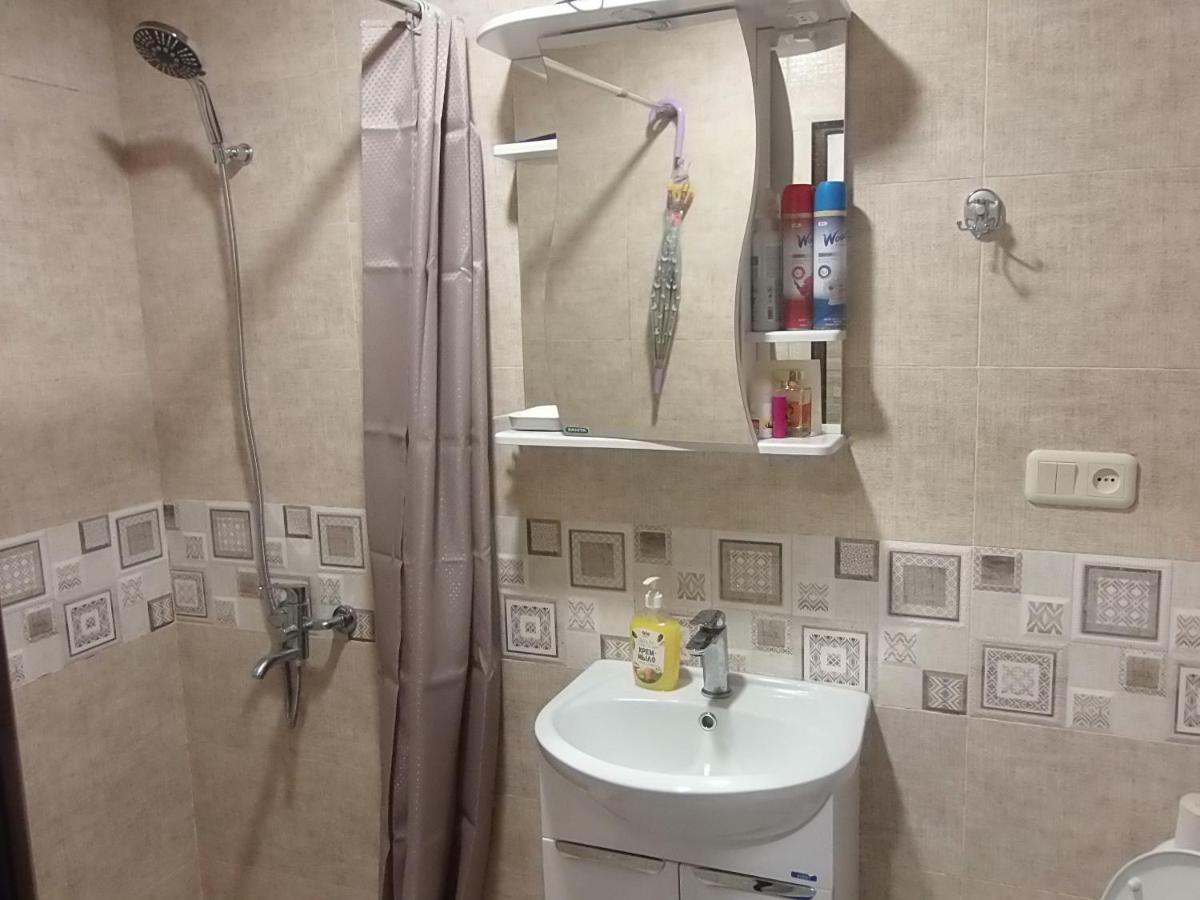 Bright And Cozy Apartment Батуми Экстерьер фото